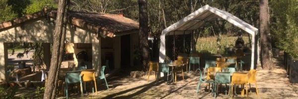 Camping ombragé avec piscine en Ardèche