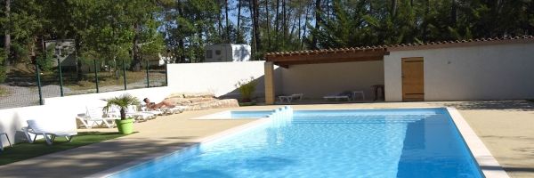 Piscine en camping calme et familial à Rosières en Ardèche